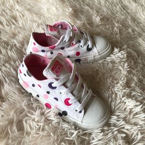 Polka~Dot Converse